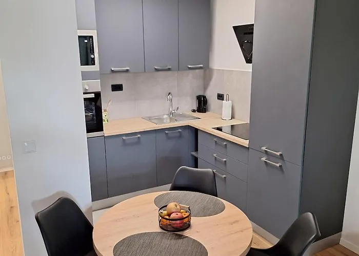 Ivko - Private Parking * Пула